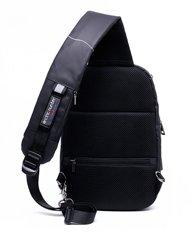 XB-00081-BK-1 ARCTIC HUNTER τσάντα Crossbody XB-00081, USB, 6L, μαύρη - Image 1